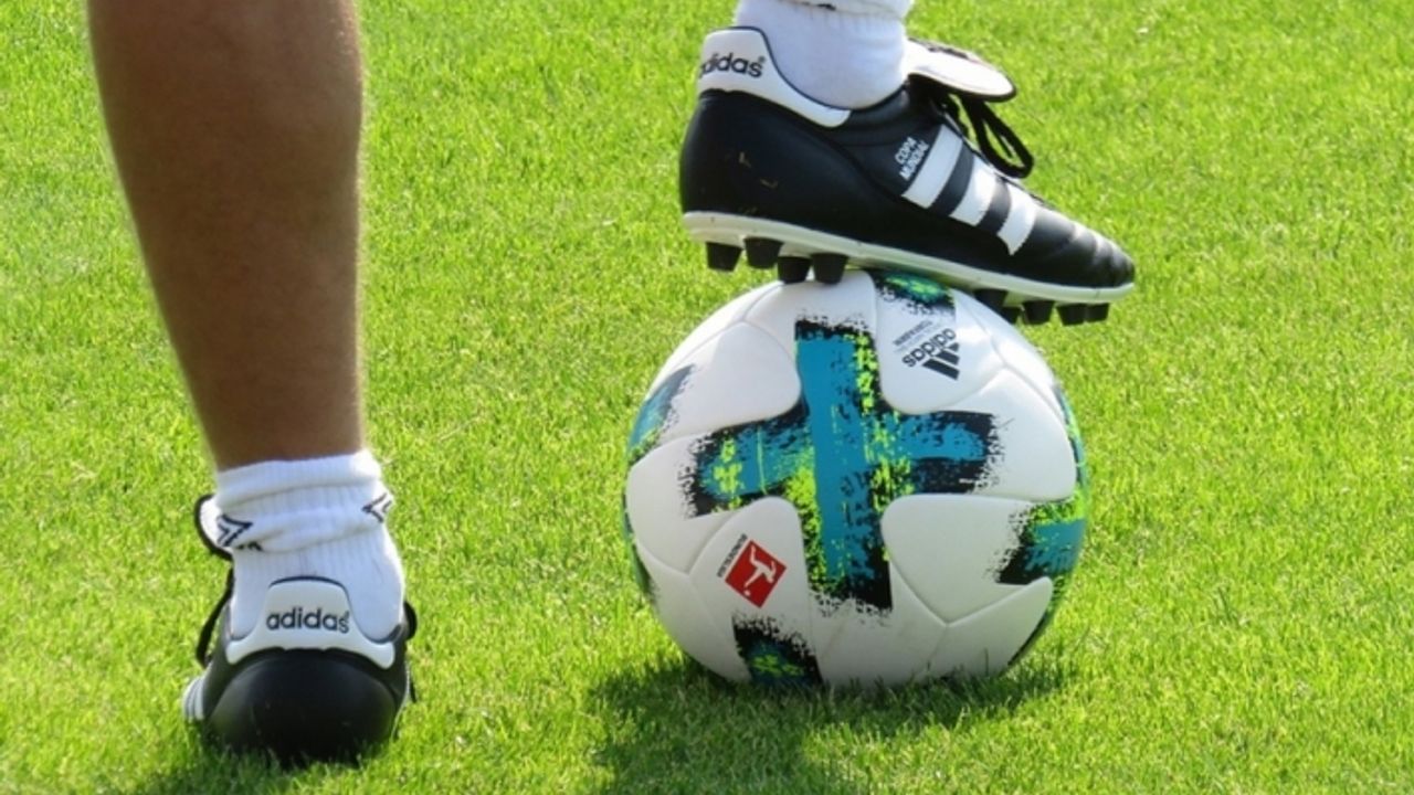 Almanya'da futbol karşılaşmaları koronavirüs sebebiyle askıya alındı