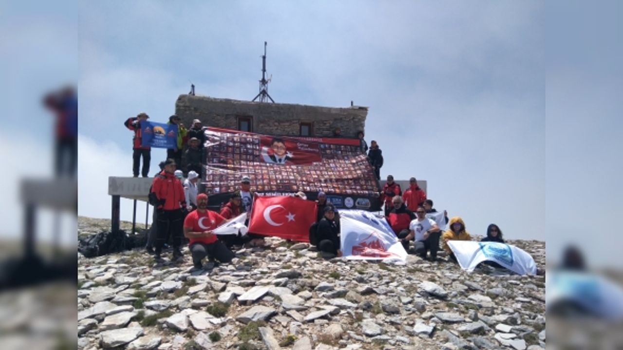 Bursa'da Doğa tutkunlarından 15 Temmuz zirvesi gerçekleşti