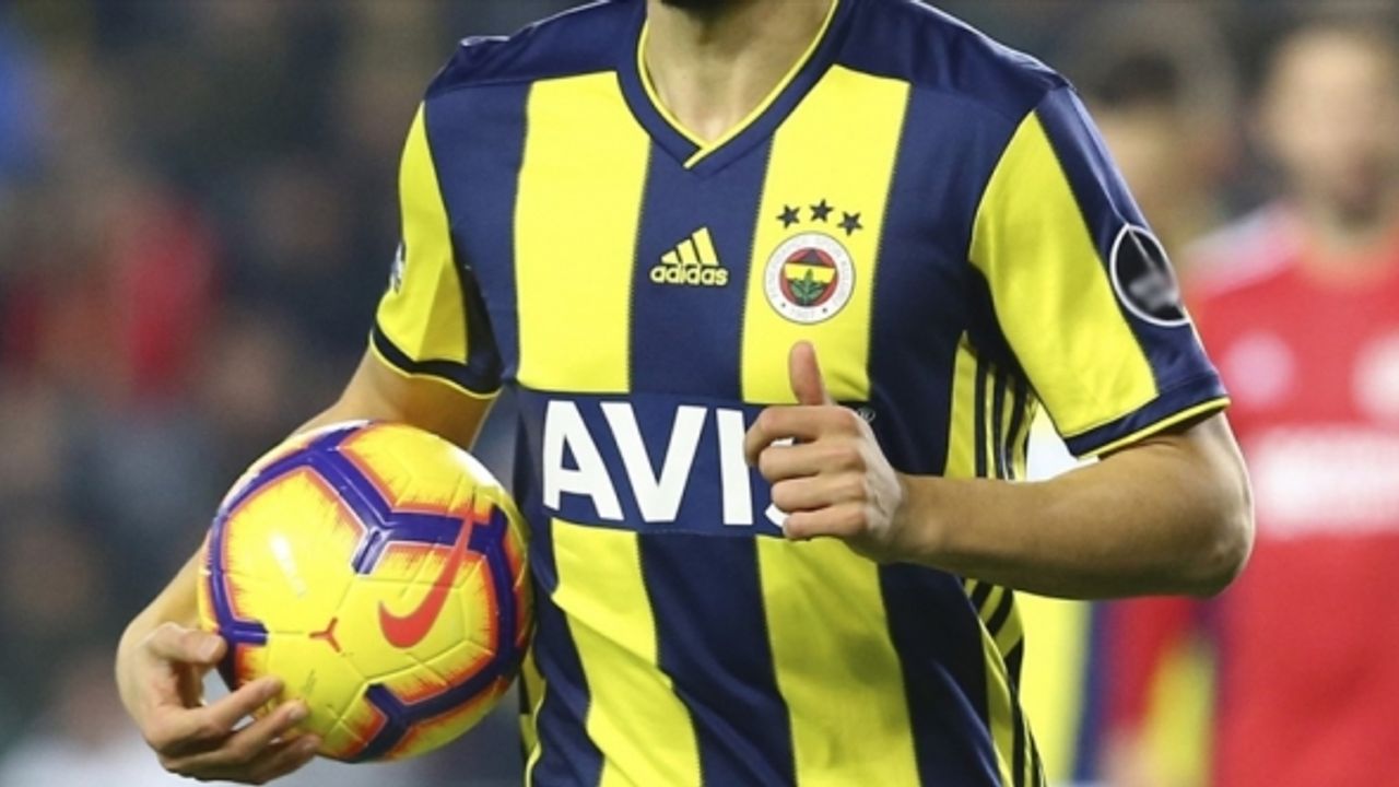 Fenerbahçe rakiplerinin oyuncularını alıyor