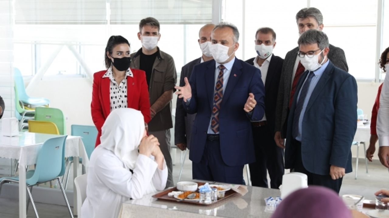 Bursa'da Aşure sağlık çalışanları için kaynadı