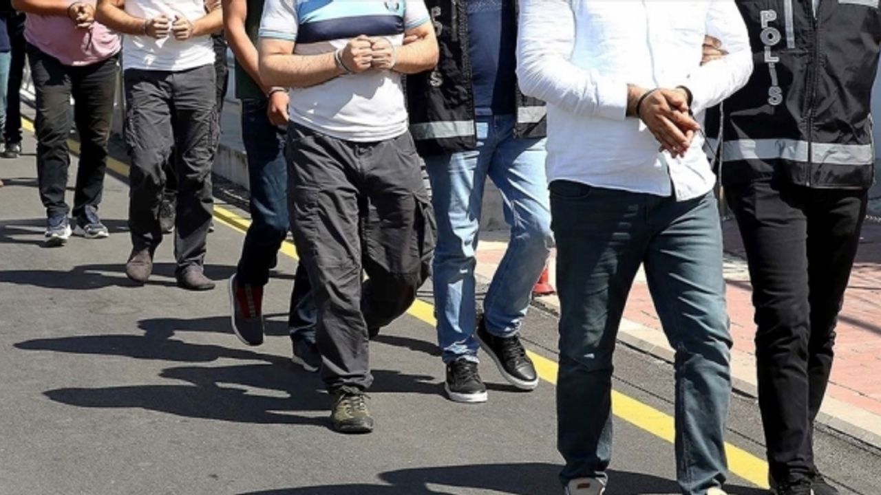 İstanbul merkezli 30 ilde düzenlenen FETÖ'nün TSK yapılanmasına yönelik operasyonda 59 kişi yakalandı
