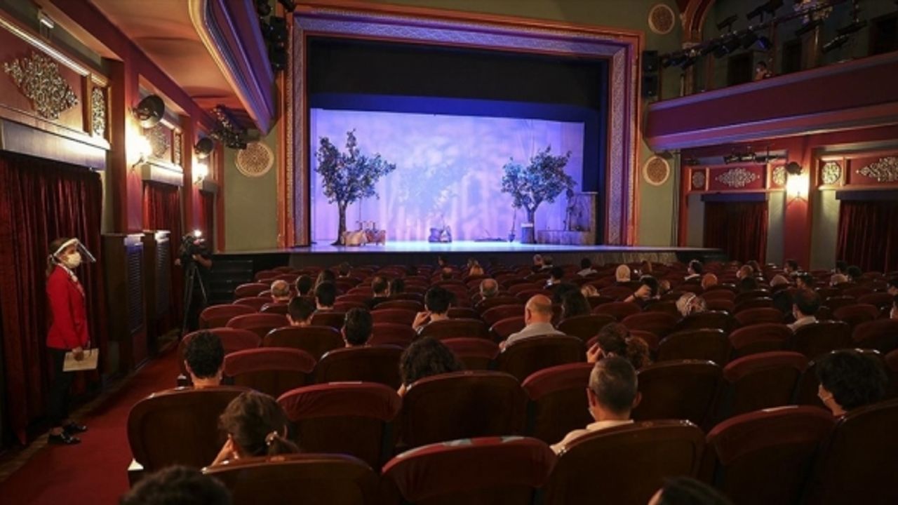 Devlet Tiyatrolarının sahneleri özel tiyatrolara açılıyor