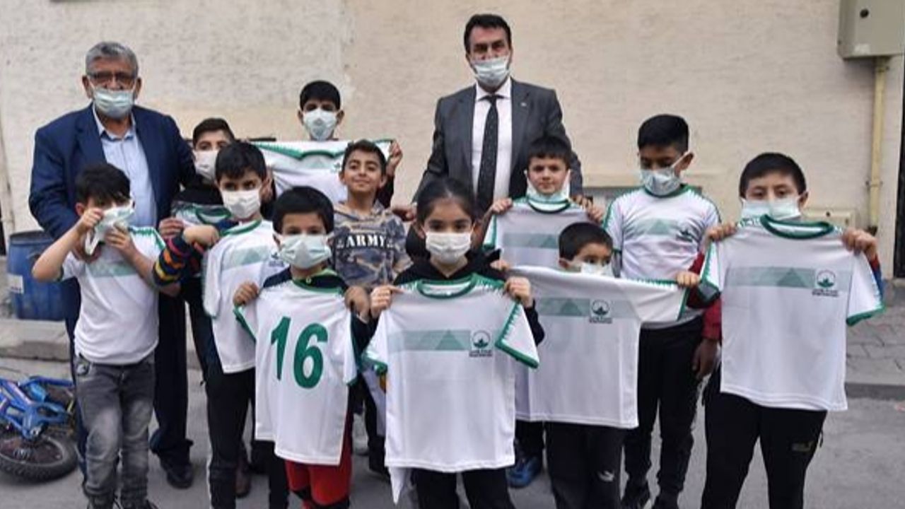 Başkan Mustafa Dündar Yetim Çocukları unutmadı