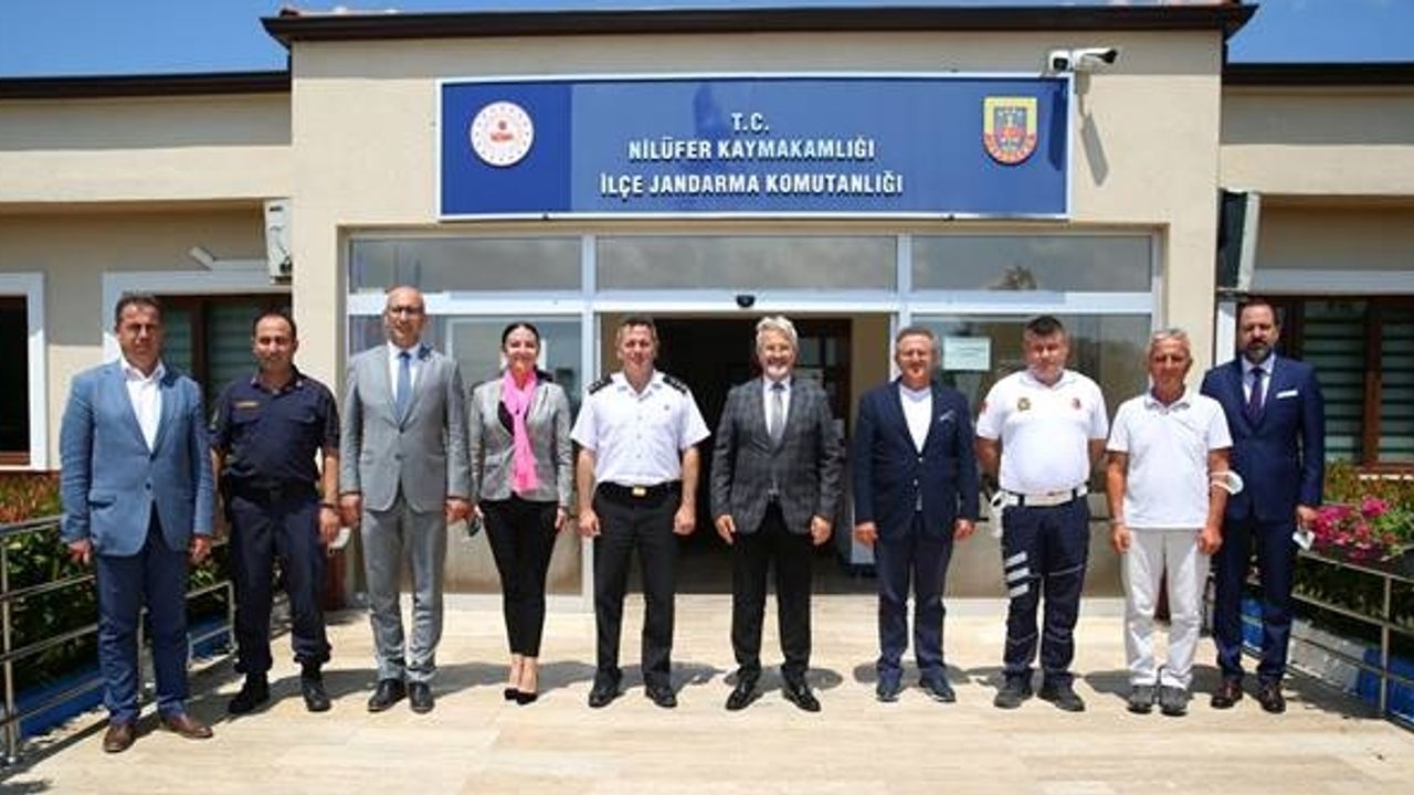Başkan Erdem, Nilüfer İlçe Jandarma Komutanı Yarbay Volkan Kılıç’ı ziyaret etti.
