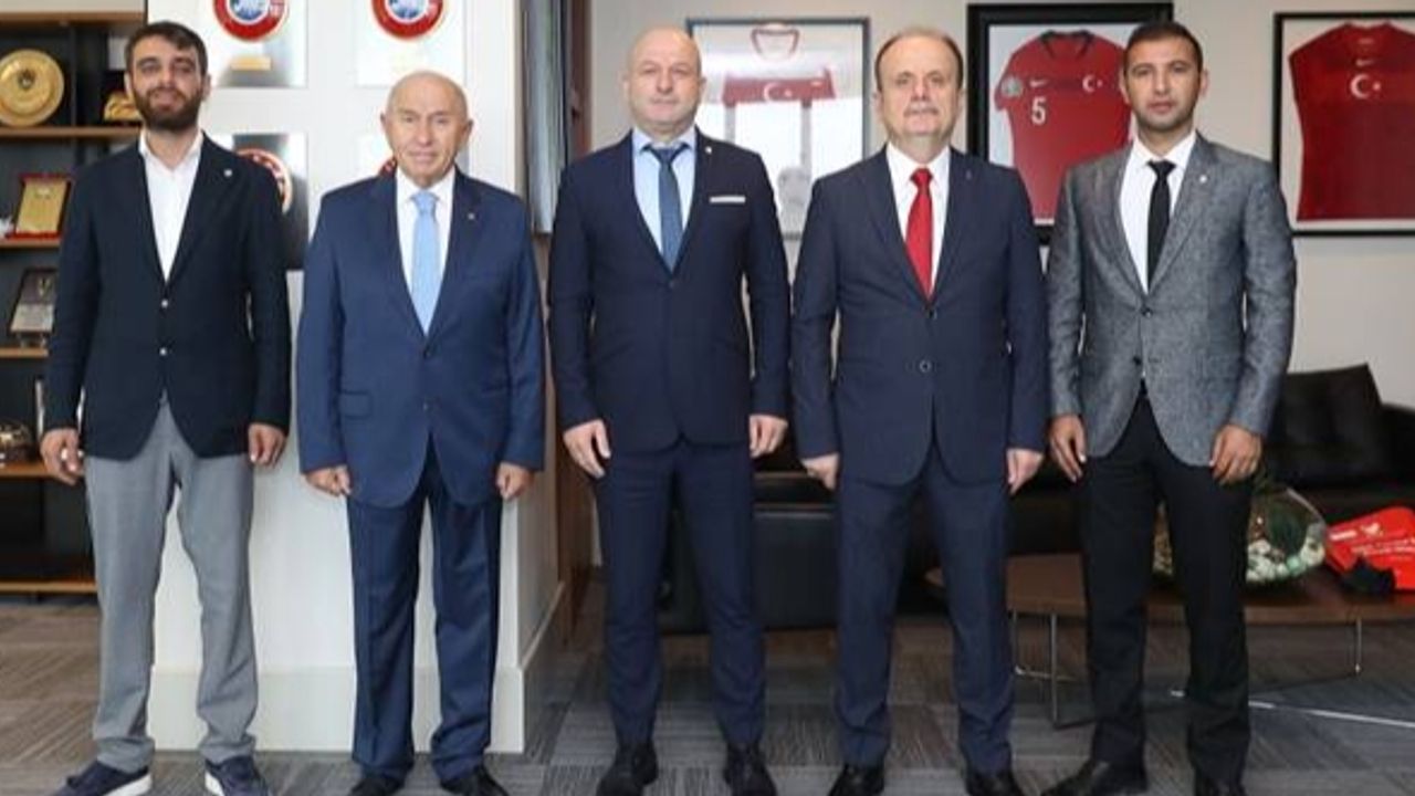 Bursaspor yönetimi,TFF Başkanı Nihat Özdemir'i ziyaret etti.