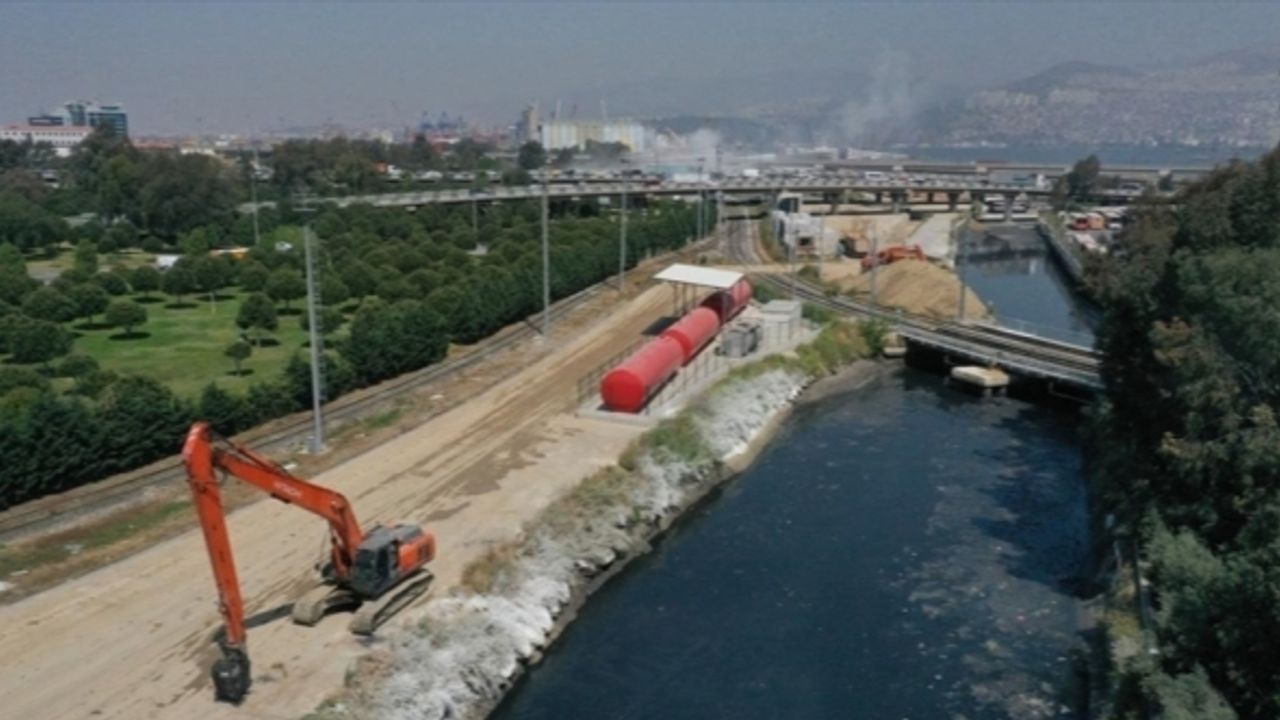 İzmir Körfezi'nde kötü kokunun derelerdeki betondan kaynaklandığı iddiası
