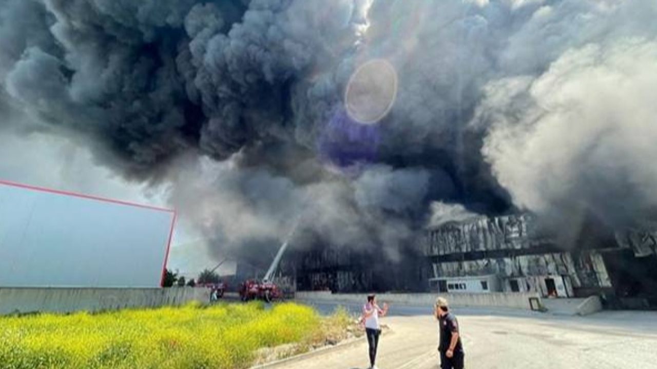 Bursa'nın Kestel ilçesinde bir fabrikada yangın çıktı