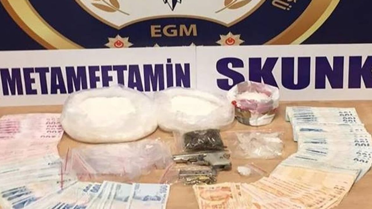 Türkiye'de 4,4 ton metamfetamin yakalandı.