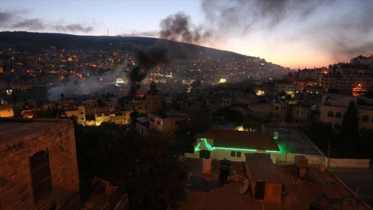 İsrail'in Nablus kentinde açtığı ateş sonucu 2 Filistinli hayatını kaybetti