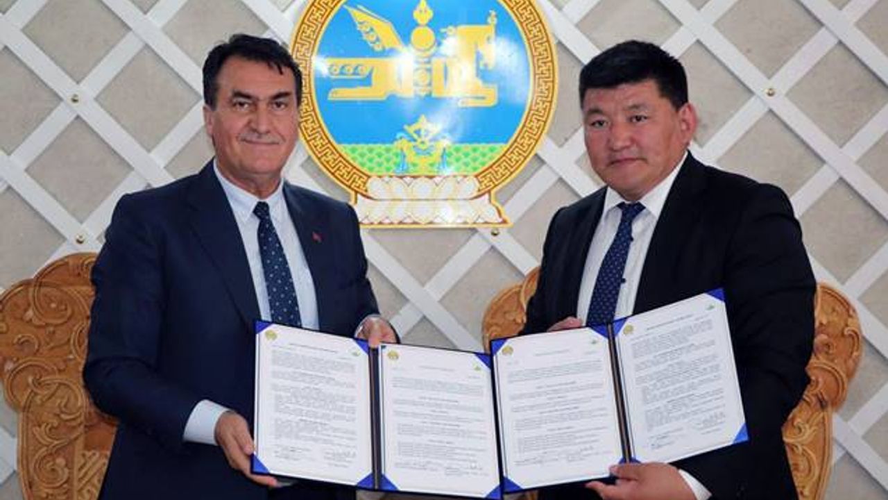 Dündar, Moğolistan’ın Arkhangai Belediyesi’ne iade-i ziyarette bulundu.