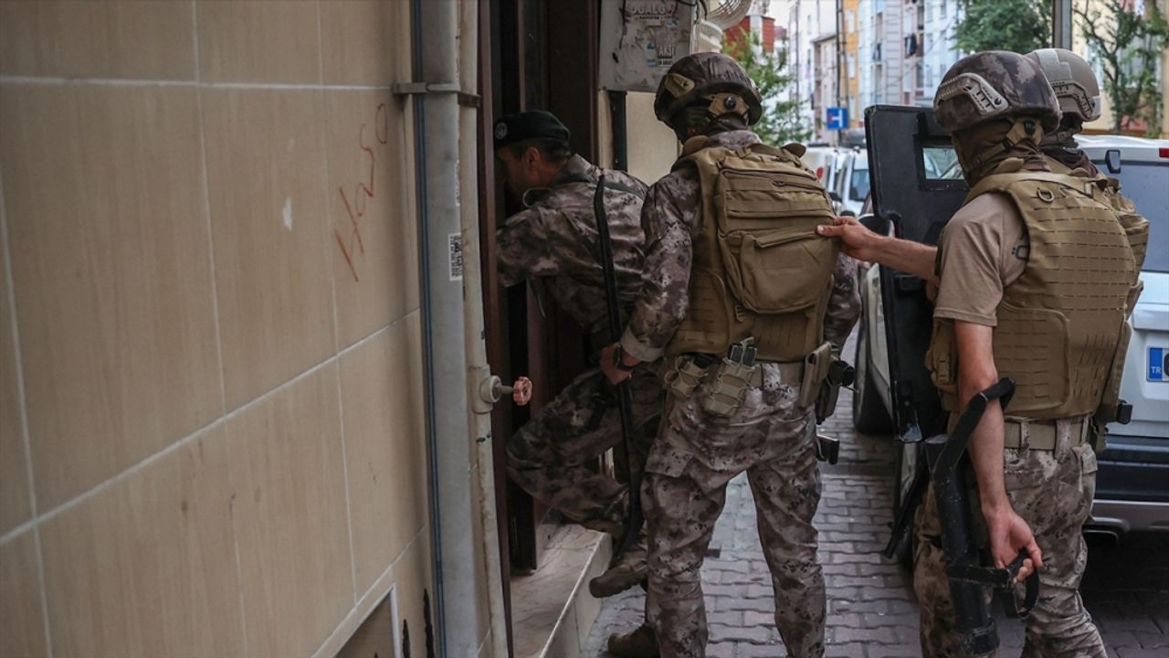 İstanbul'da PYD/YPG soruşturmasında 11 kişi gözaltına alındı