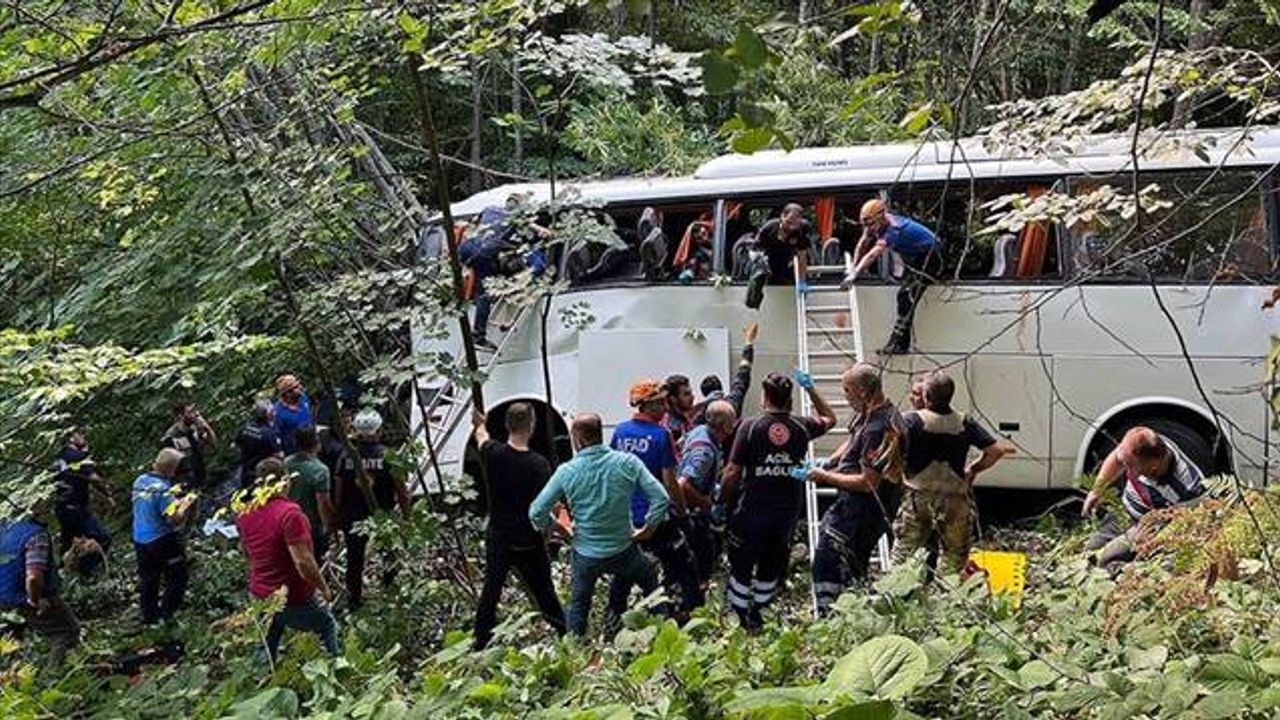 Bursa'da ki kazada 5 kişi öldü, 38 kişi yaralandı