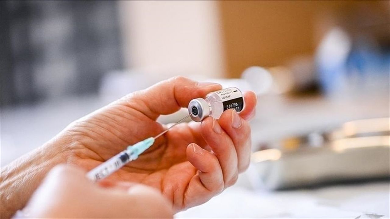 Beyaz Saray: ''İnsanların her yıl Kovid-19 aşısı yaptırması gerekebilir.''
