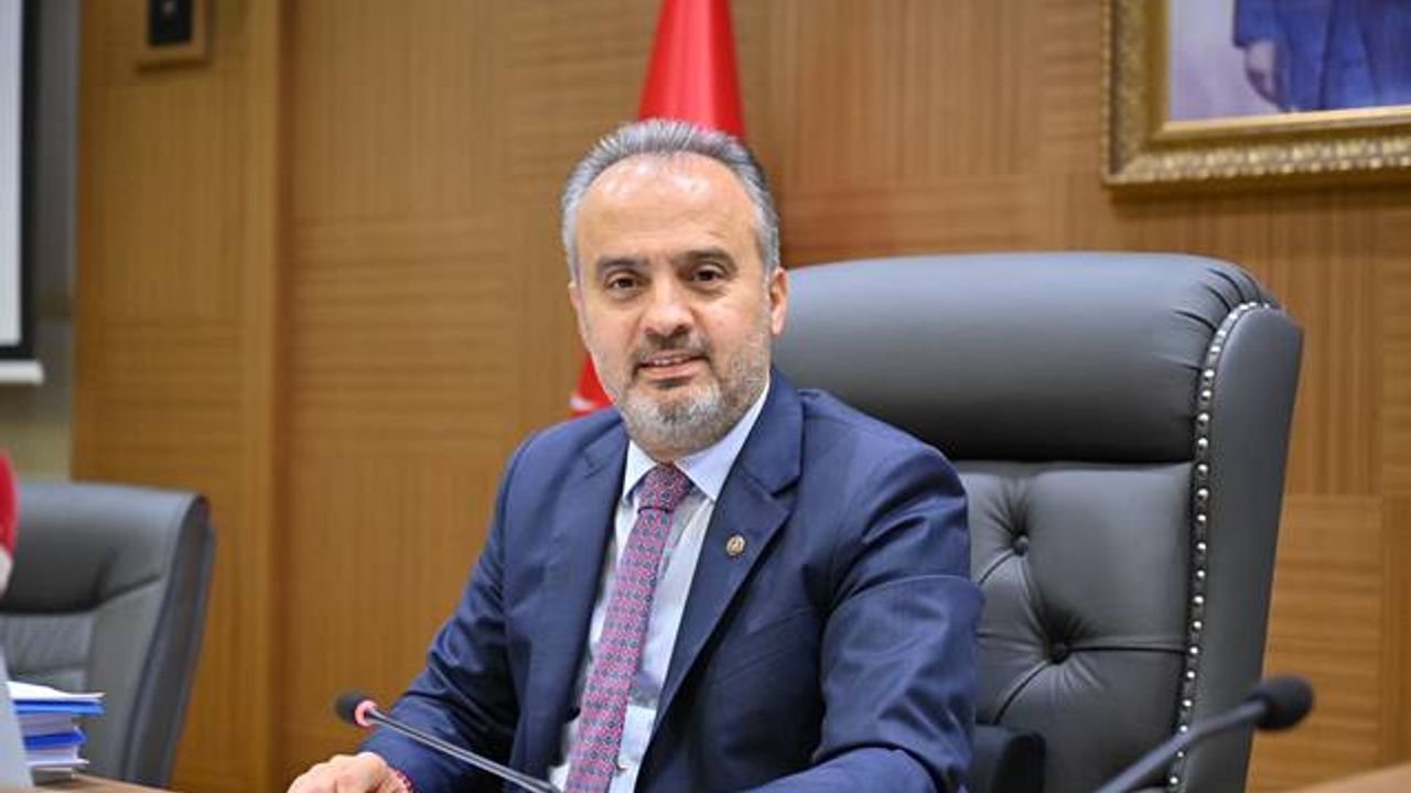 Bursa Büyükşehir Belediyesi 17 ilçeyi adeta şantiyeye çevirdi
