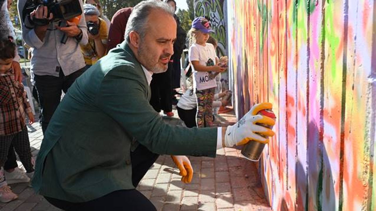 Bursa'da Grafiti Şenliği yapıldı