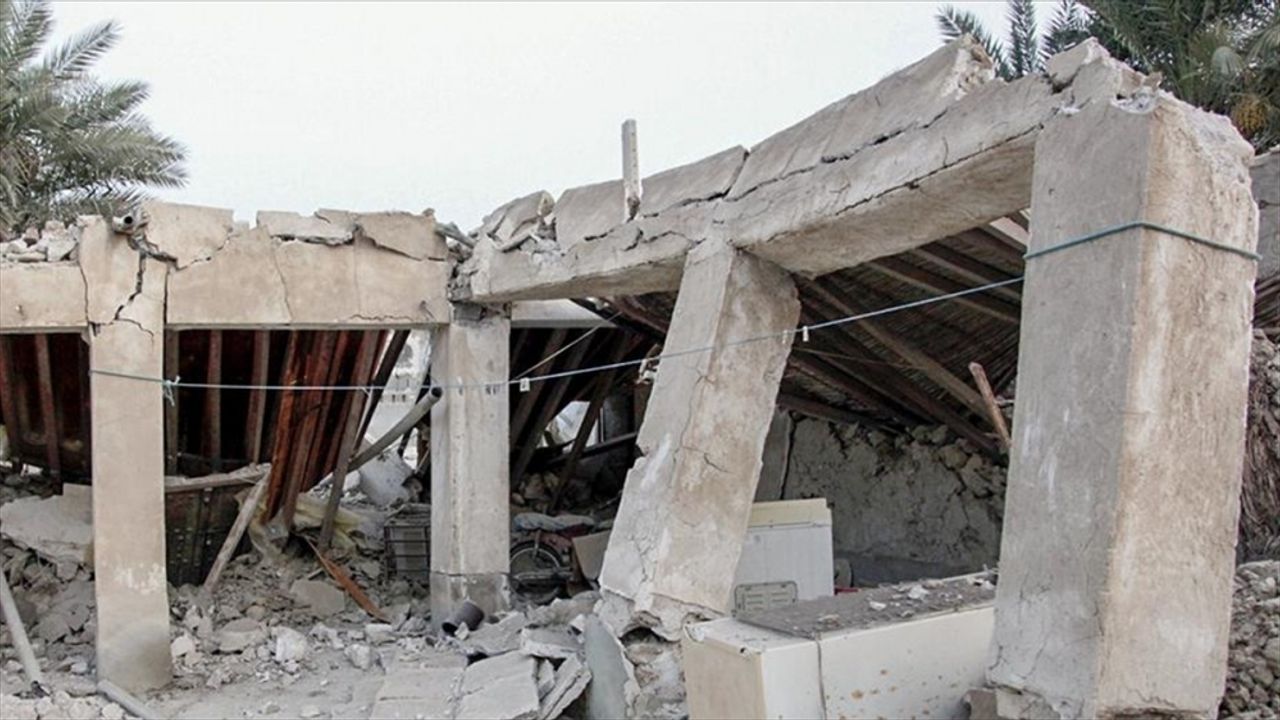 İran'daki depremde 528 kişi yaralandı