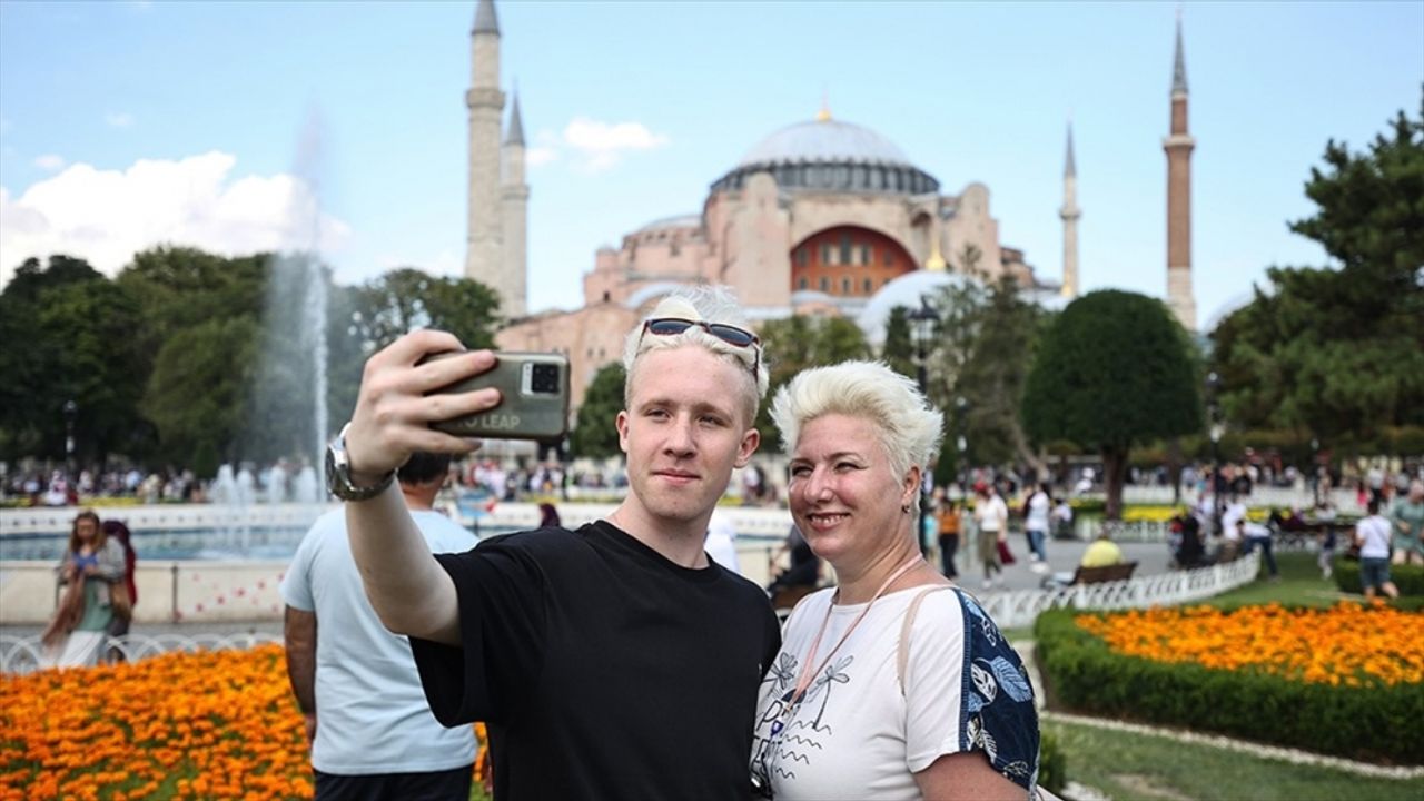 İstanbul'a 9 ayda gelen turist sayısı 11 milyonu aştı