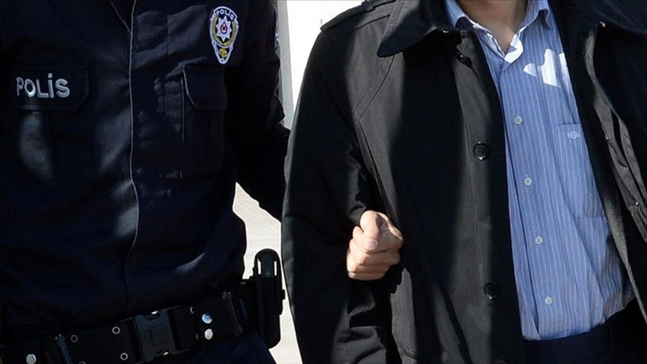 İstanbul'da FETÖ şüphelisi 18 kişi gözaltına alındı