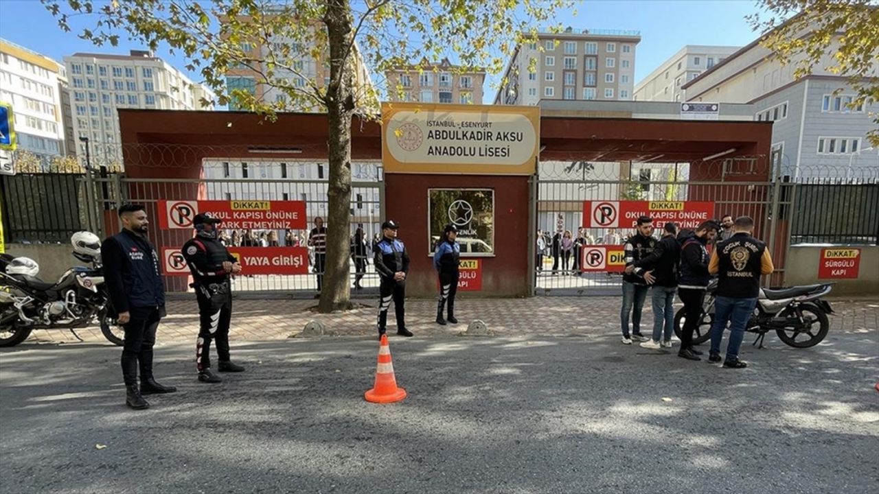 İstanbul'da okul çevrelerinde polis denetimleri sıklaştırıldı