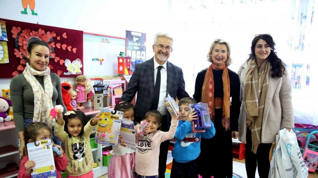 Başkan Turgay Erdem’den çocukların yüzünü güldürdü