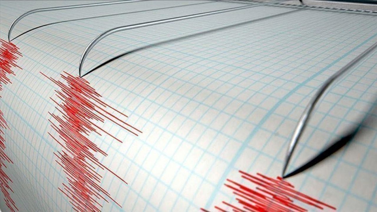 Endonezya'da 5,7 büyüklüğünde deprem meydana geldi
