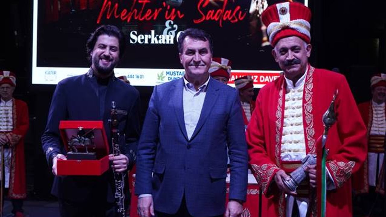 Serkan Çağrı, muhteşem bir konsere imza attı. 