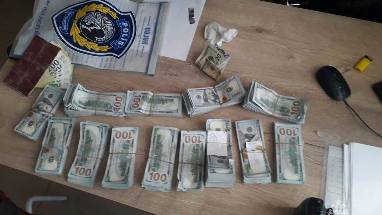 Rus ekip enkazda bulduğu 150 bin doları polise teslim etti