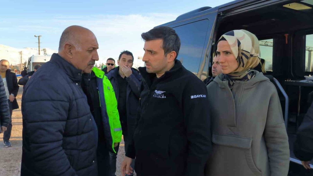 Selçuk Bayraktar, Doğanşehir’de depremzedeleri ziyaret etti