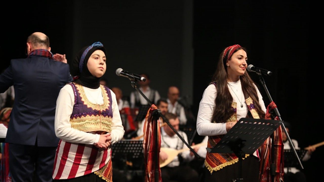 Bursa’da ''Hey Gidi Karadeniz’' konseptli bir konser verildi.