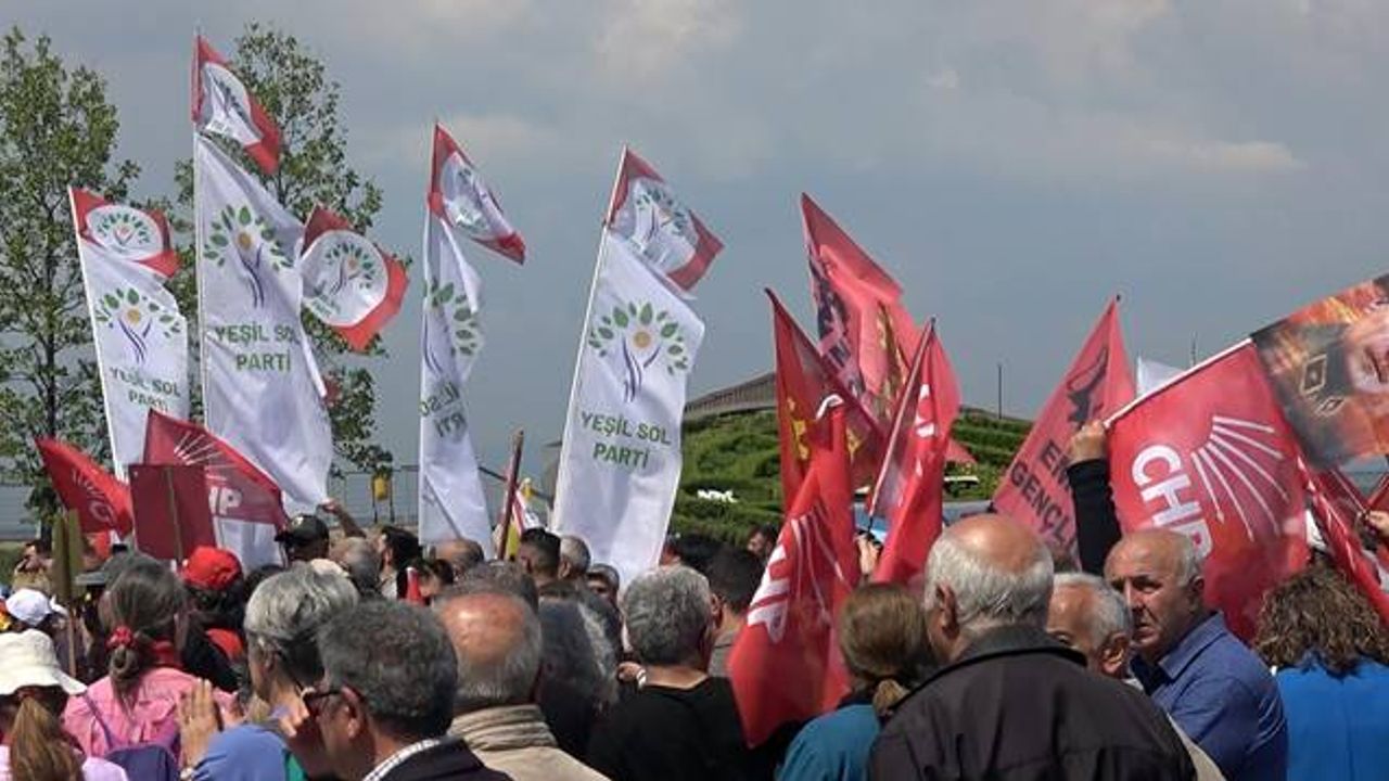 CHP ve HDP 1 Mayıs’ı Yalova’da kol kola kutladı