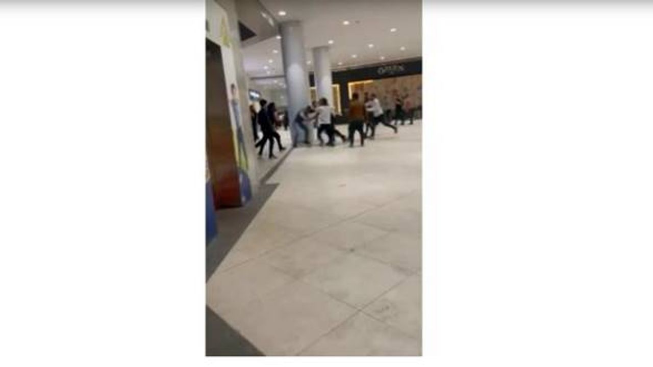 Bursa’da alışveriş merkezinde meydan muharebesi