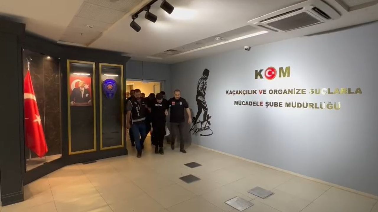 Bursa merkezli ruhsatsız silah operasyonu: 5 kişi tutuklandı