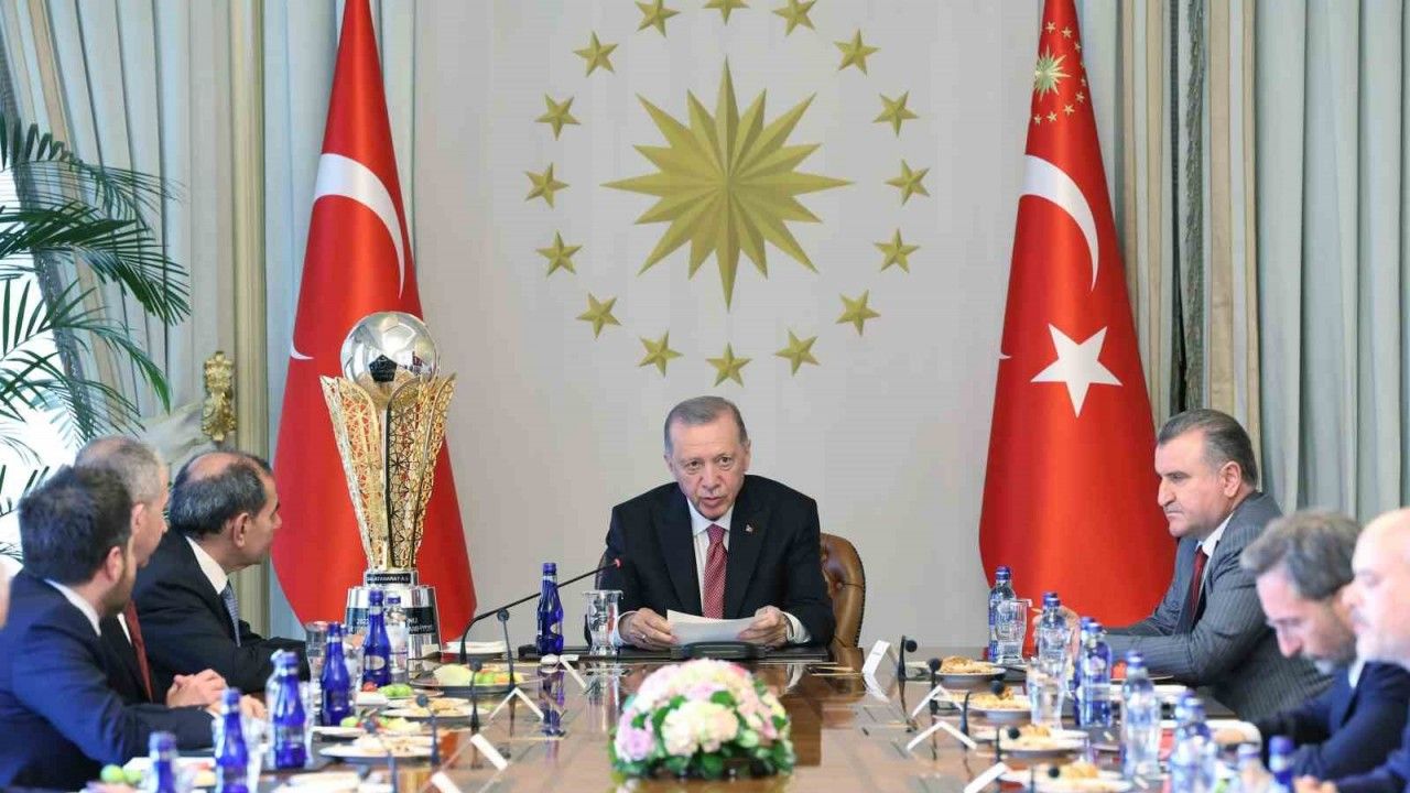 Cumhurbaşkanı Erdoğan, Galatasaray heyetini kabul etti