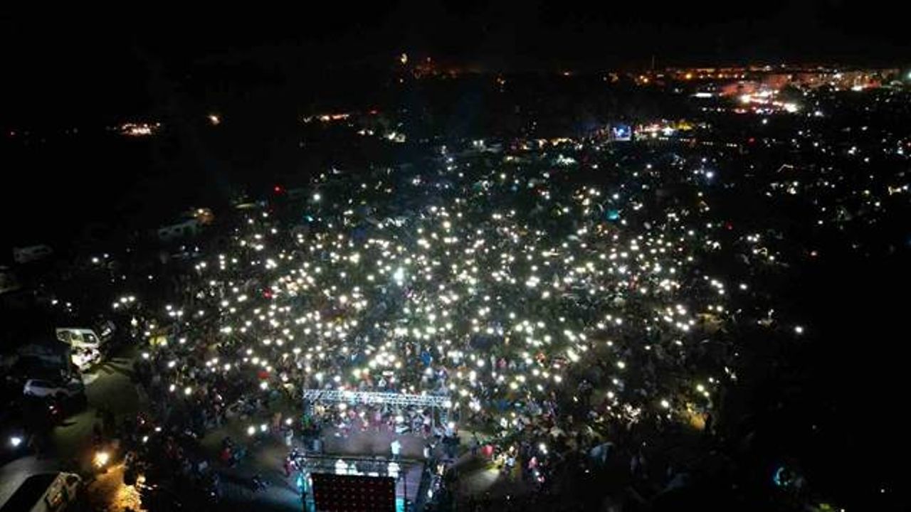 Karacabey’de meteor yağmurunu binlerce kişi izledi