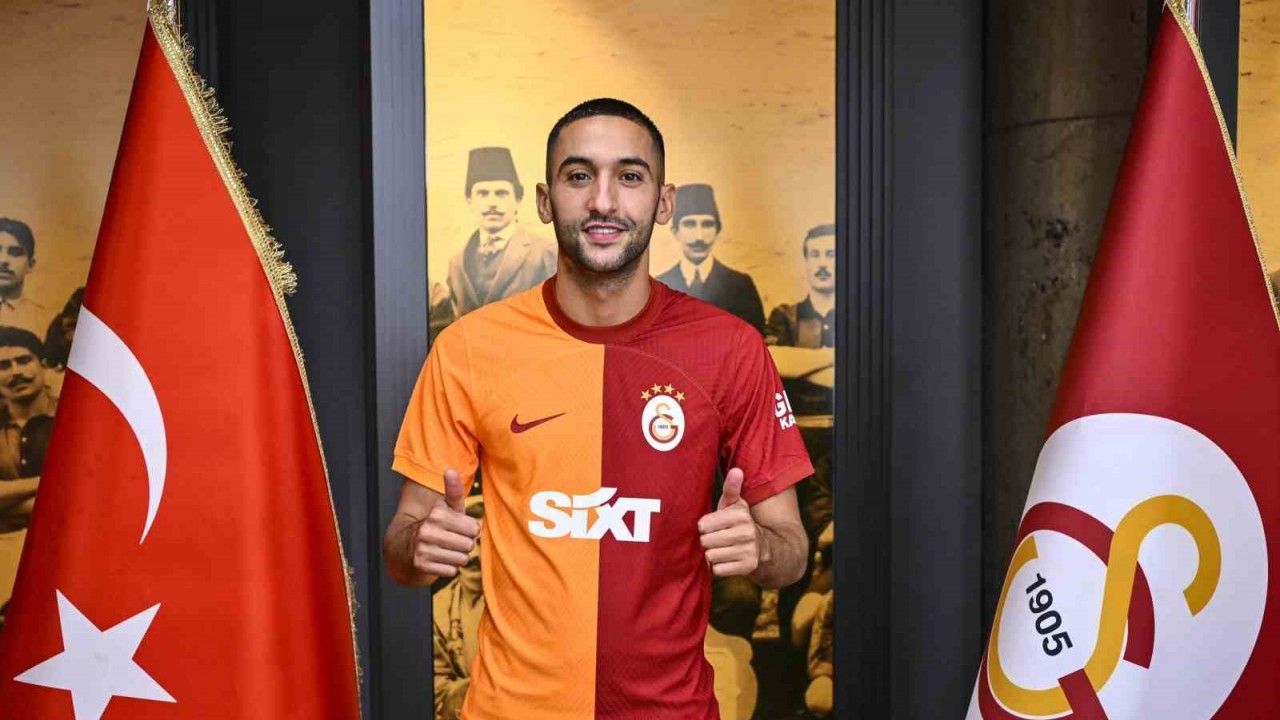 Galatasaray, Hakim Ziyech’i satın alma opsiyonlu kiralık olarak kadrosuna kattı.