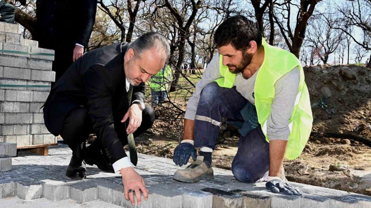 Bursa  Büyükşehir Belediyesi, Teoman Özalp Parkını yeniliyor