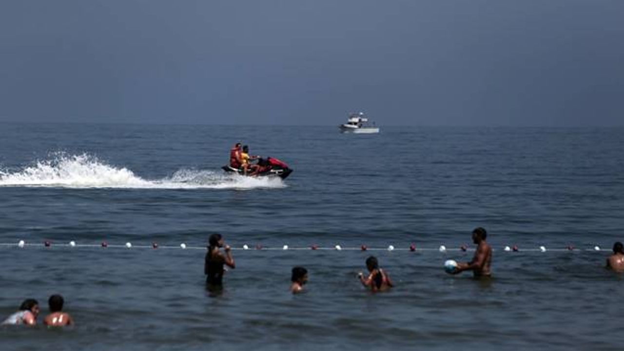 Karacabey Boğazı plajında  jet skili tatbikat