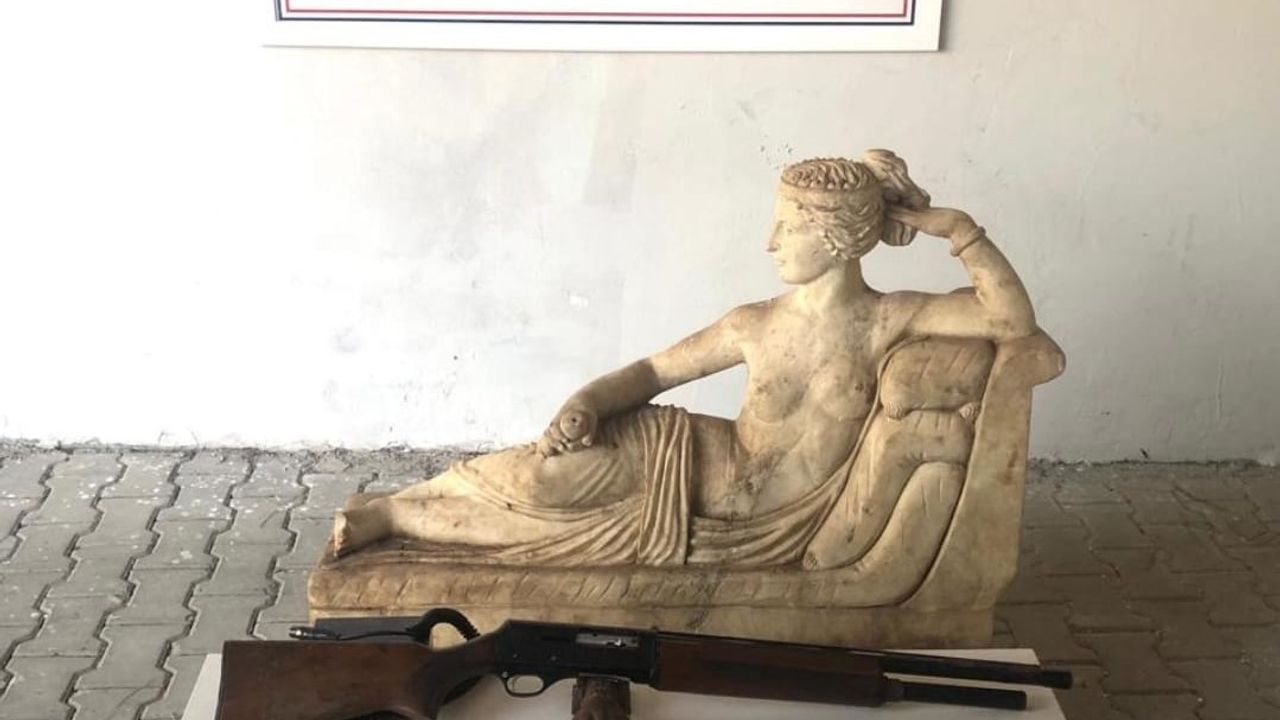 İnegöl'de  tarihi eser heykel ele geçirildi