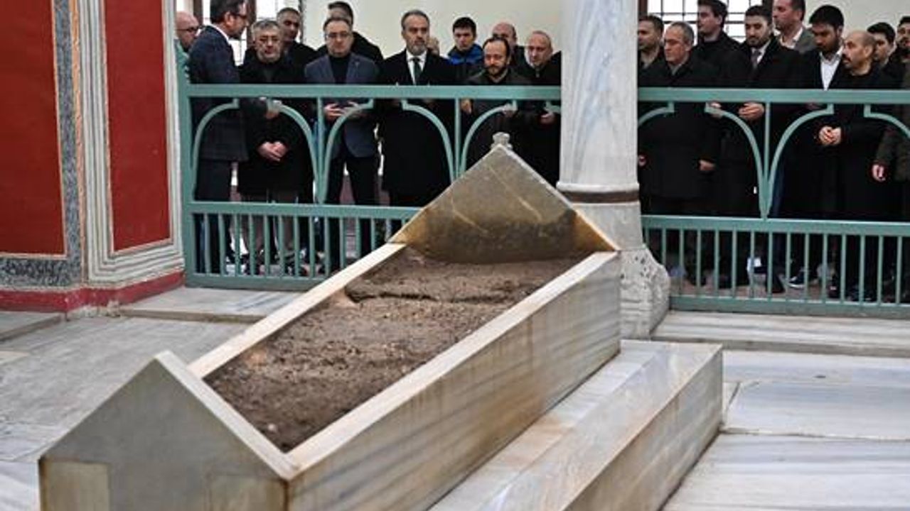 Bursa'da, Sultan 2. Murad Han dualarla anıldı