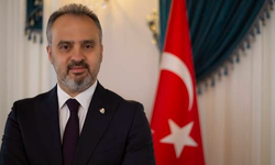 Bursa Büyükşehir Belediyesi, Alışveriş merkezindeki esnafın yaralarını sardı.