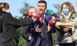 İYİ Parti İl Başkanı Türkoğlu, Başkan Aktaş’ı bu kez ‘araç kiralama’ kararıyla topa tuttu.