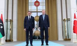 Erdoğan ve Libya Başbakanı Dibeybe, daha sonra baş başa görüşmeye geçti.