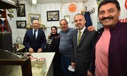 Başkan Aktaş, sokağın nabzını tutmaya da devam ediyor.
