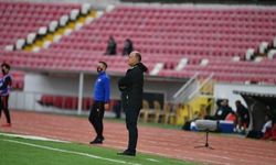  Özcan Bizati: ''Her oyuncumuzun performansını arttırmaya çalışıyoruz.''
