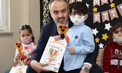 Başkan Aktaş: ''Miniklerin karne sevincine ortak oldu.''
