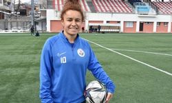 Kadın, Messi  futbol tutkusuyla dikkati çekiyor