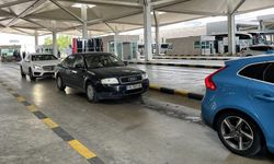 Gurbetçiler Türkiye'ye özlemle giriyor