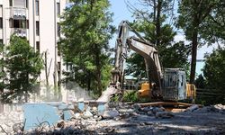 Çekirge’deki Havuzlu Park’ta dönüşüm başladı.