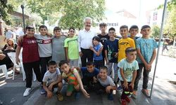 Başkan Turgay Erdem, Akçalar Mahallesi’ni ziyaret etti.