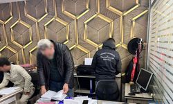 Yabancı uyruklulara sahte belge düzenleyen 2 şüpheli yakalandı